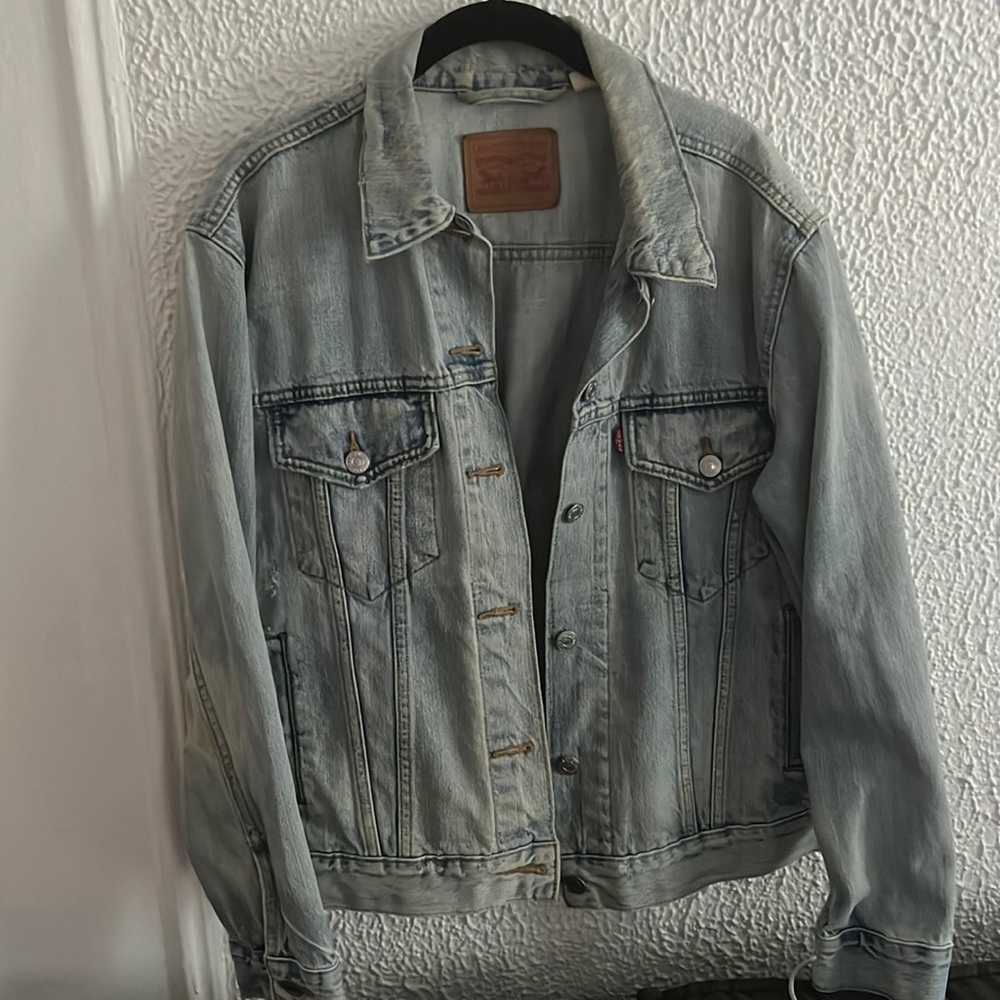 Levi’s Jean Jacket - L